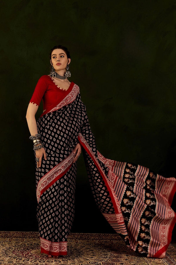Womaniya Bhagalpuri – Draped in Natural Grace