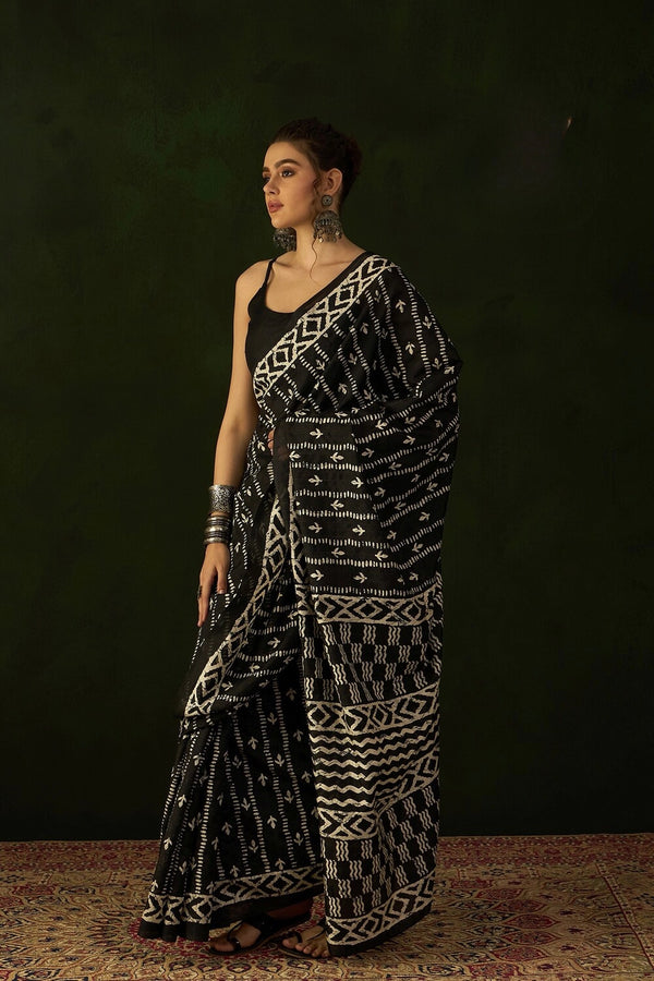 Womaniya Bhagalpuri – Draped in Natural Grace
