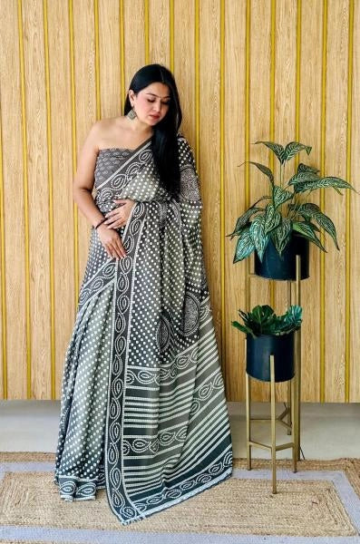 Fancy Rangeen crepe silk saree with digital bandhej printed work