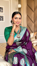 Magenta luxurious banarasi silk saree with zari weaving work