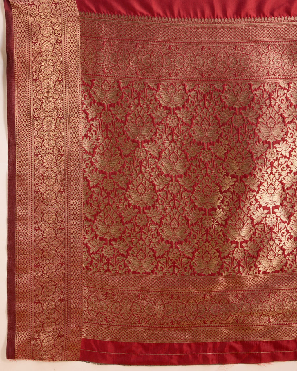 Red color soft kanchipuram silk saree with zari weaving work
