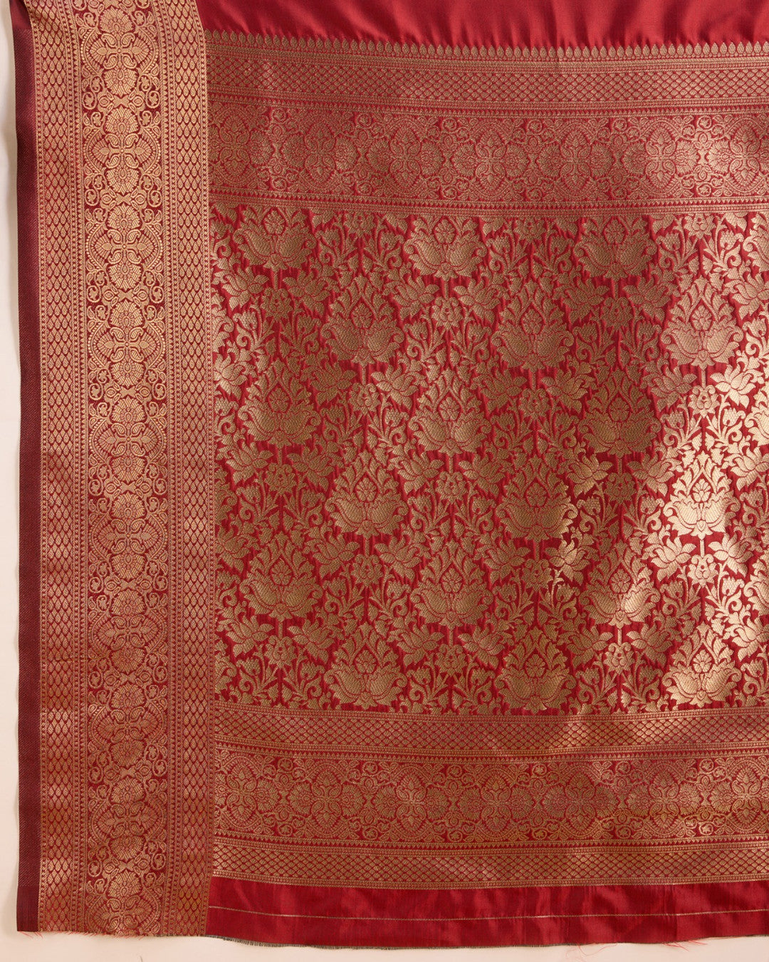 Red color soft kanchipuram silk saree with zari weaving work