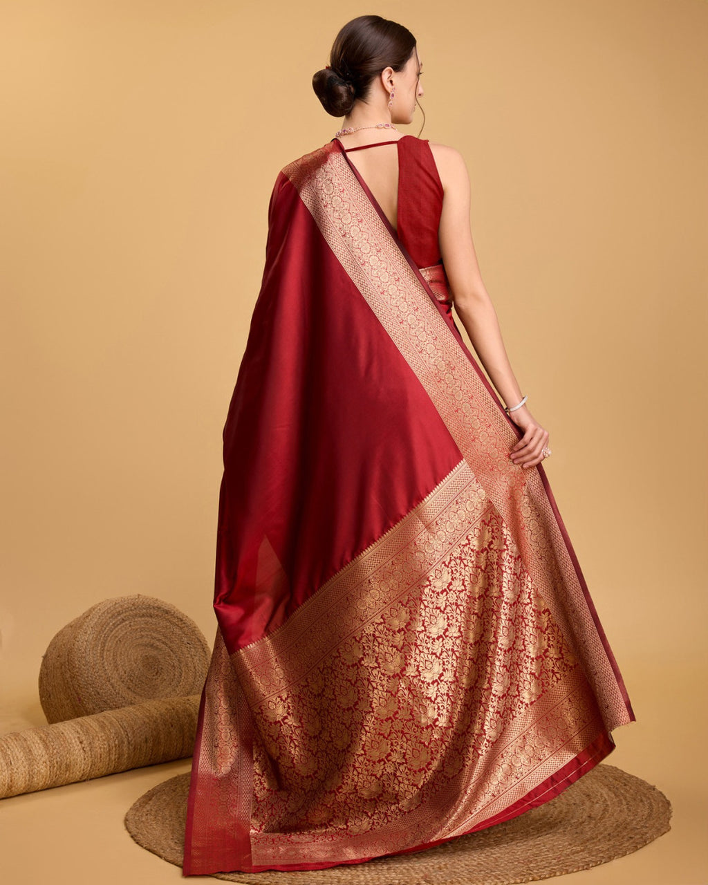 Red color soft kanchipuram silk saree with zari weaving work