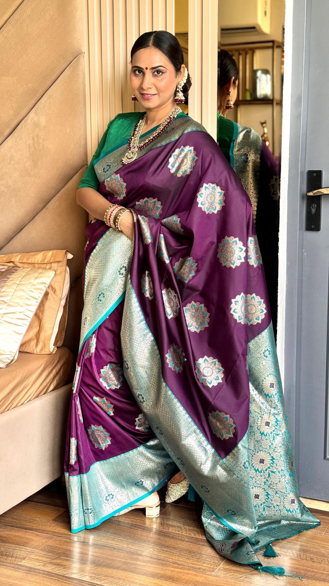 Magenta luxurious banarasi silk saree with zari weaving work