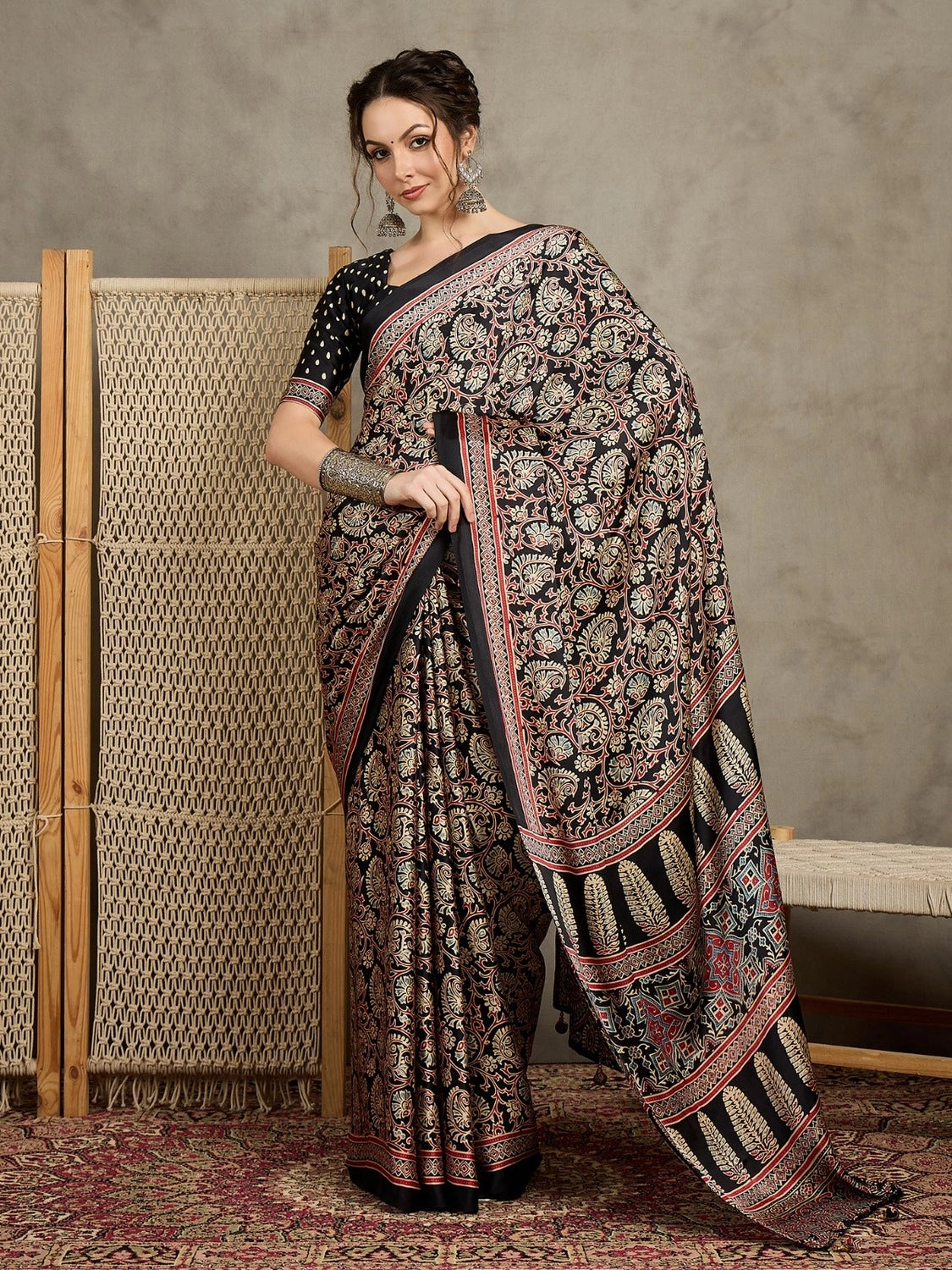 MoharVastra – Woven Grace, Sealed in Tradition