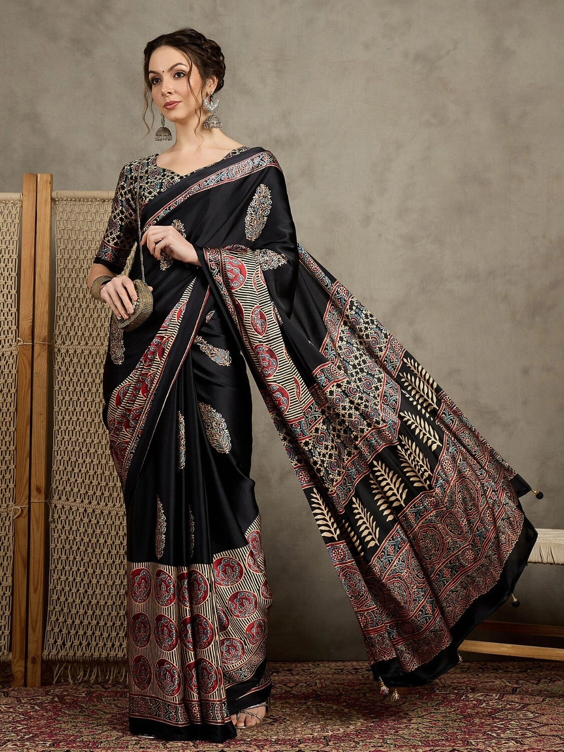 MoharVastra – Woven Grace, Sealed in Tradition