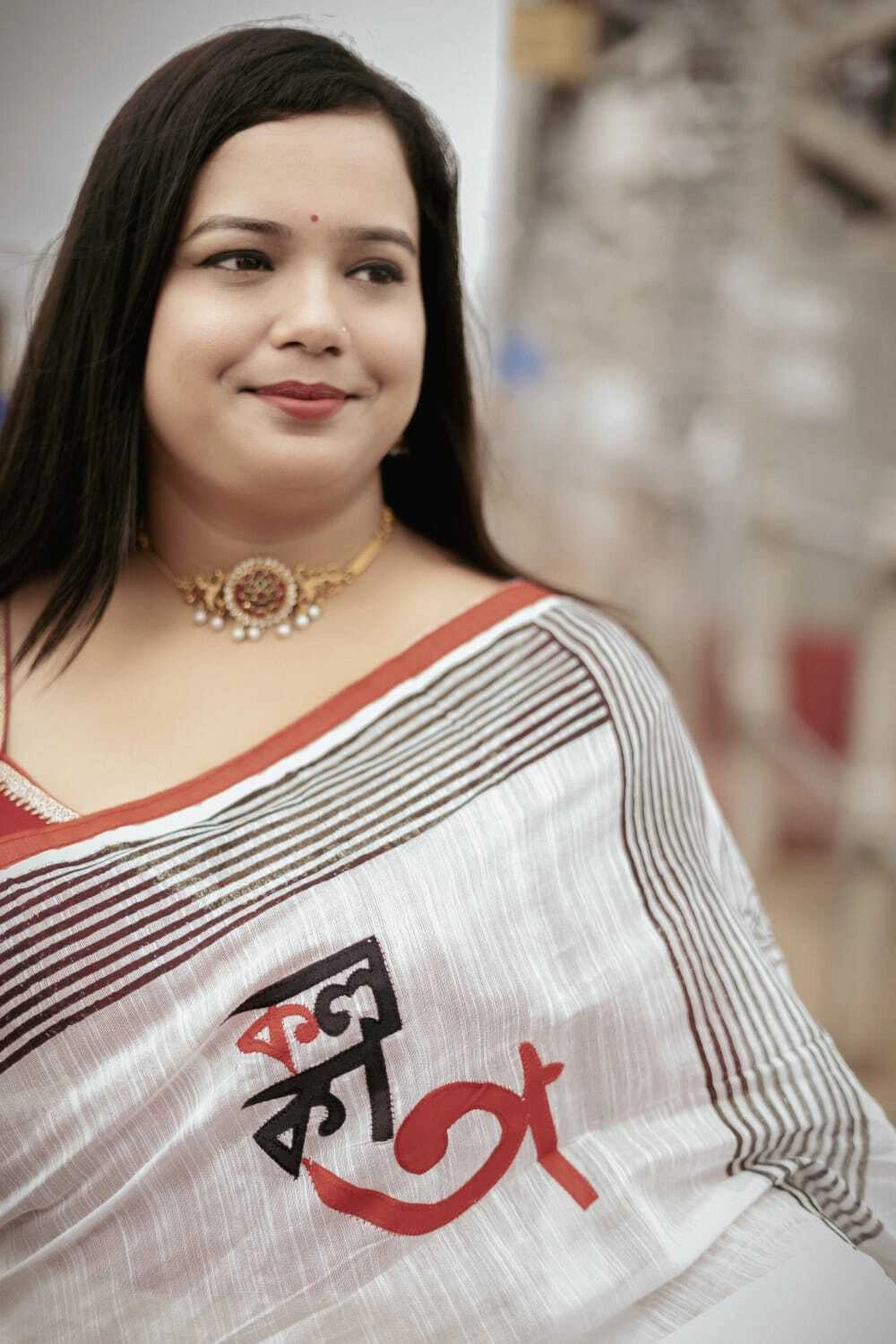 Red & White Contrast Soft Linen Cotton Saree with Unique Design