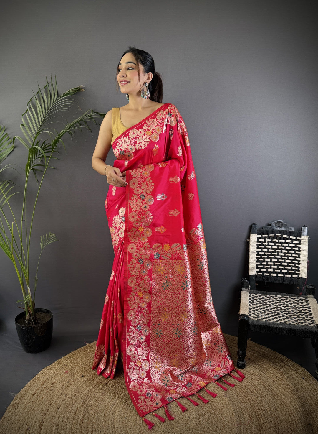 Pink premium banarasi silk saree with meenakari zari weaving work